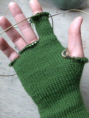 Pyy pivossa - etusormi